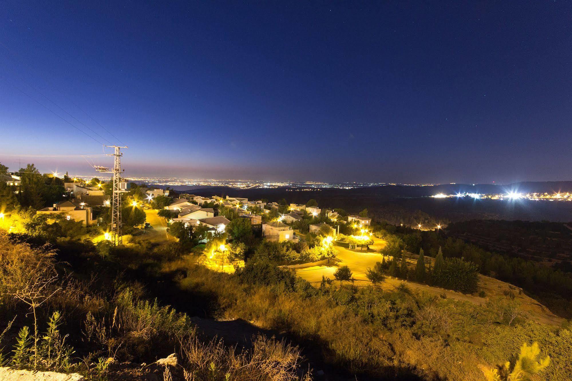 Shoresh Green Hills Family Suites Hotel エクステリア 写真