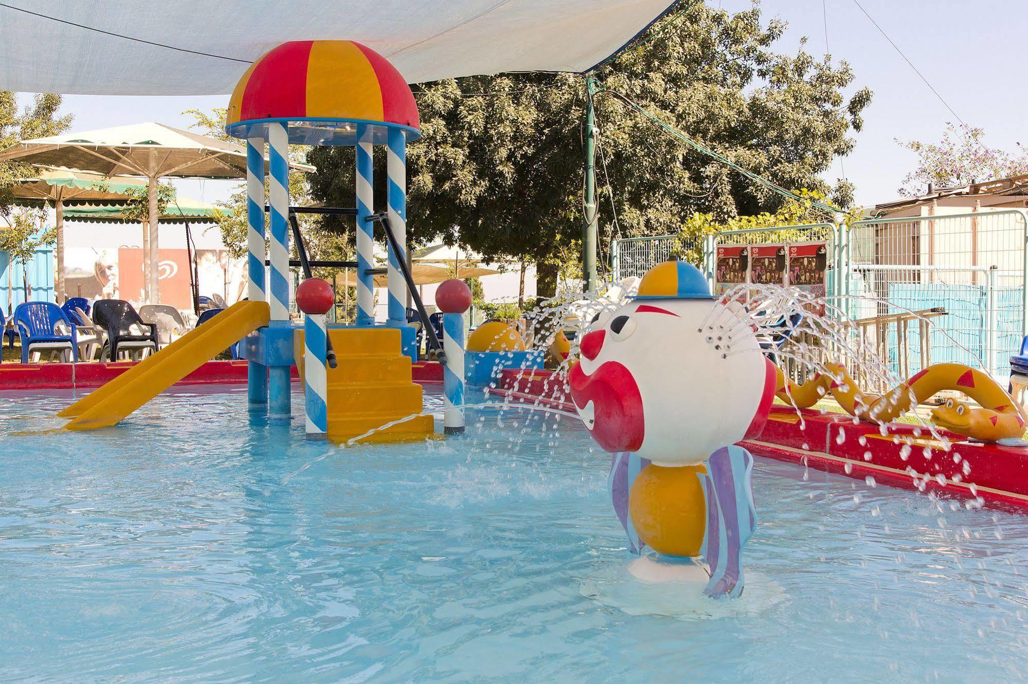 Shoresh Green Hills Family Suites Hotel エクステリア 写真